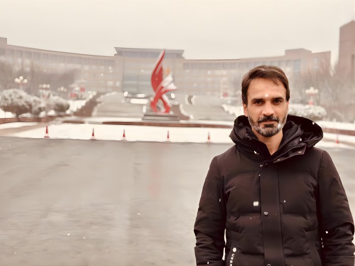 Ahmer Khan Jadoon���ͻ�˹̹����