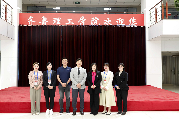 �����ѧ��������|����ѧԺѧ���߽������׶�԰��չ�������죬����δ��ʵ���