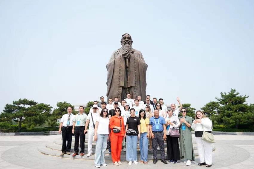 2024年丝绸之路文化和旅游发展高级研讨班暨中亚国家(乌兹别克斯坦)文化和旅游科研能力提升研讨班学员成功