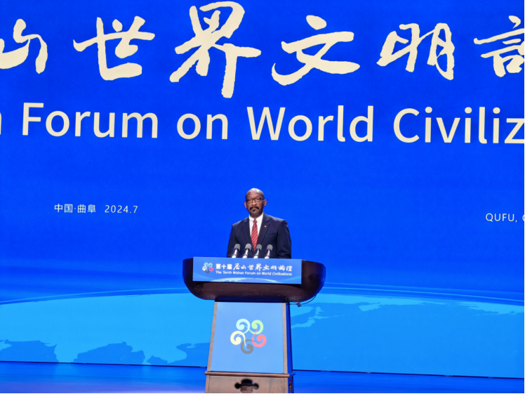 �����ǰ����ͳ��������й��Ѻ�Э����ϯ÷���һ�з���ɽ��