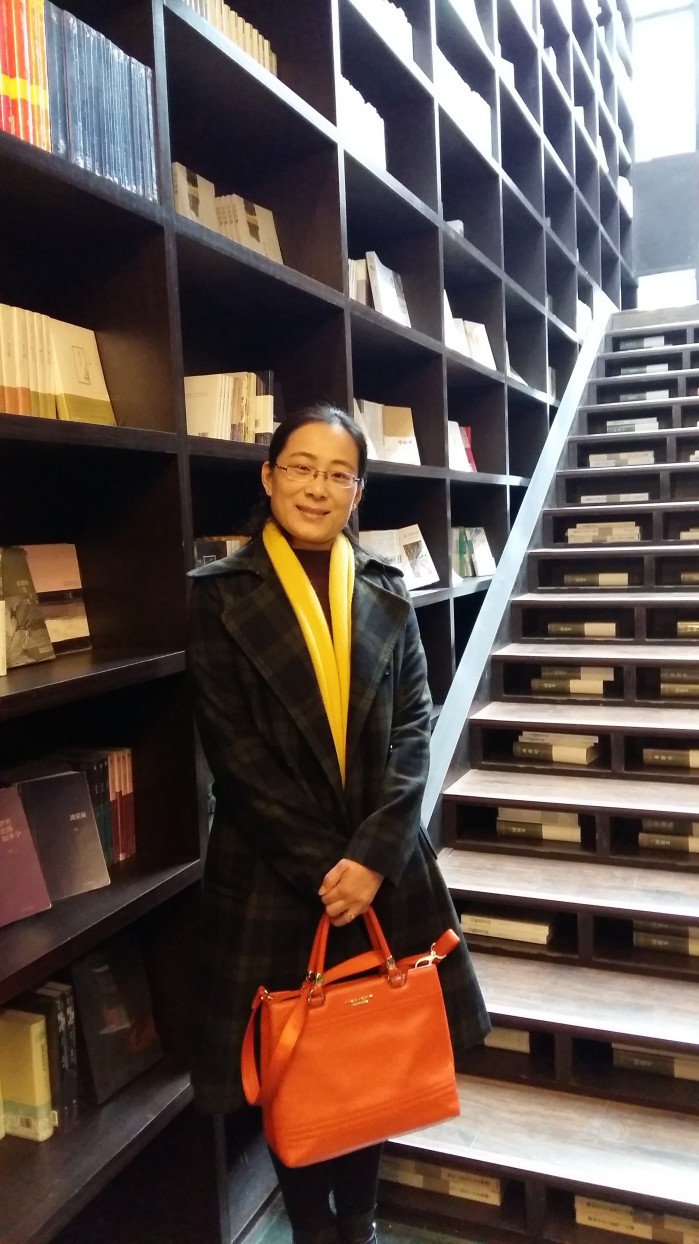 秦国华,女,副教授,硕士研究生,2006年毕业于曲阜师