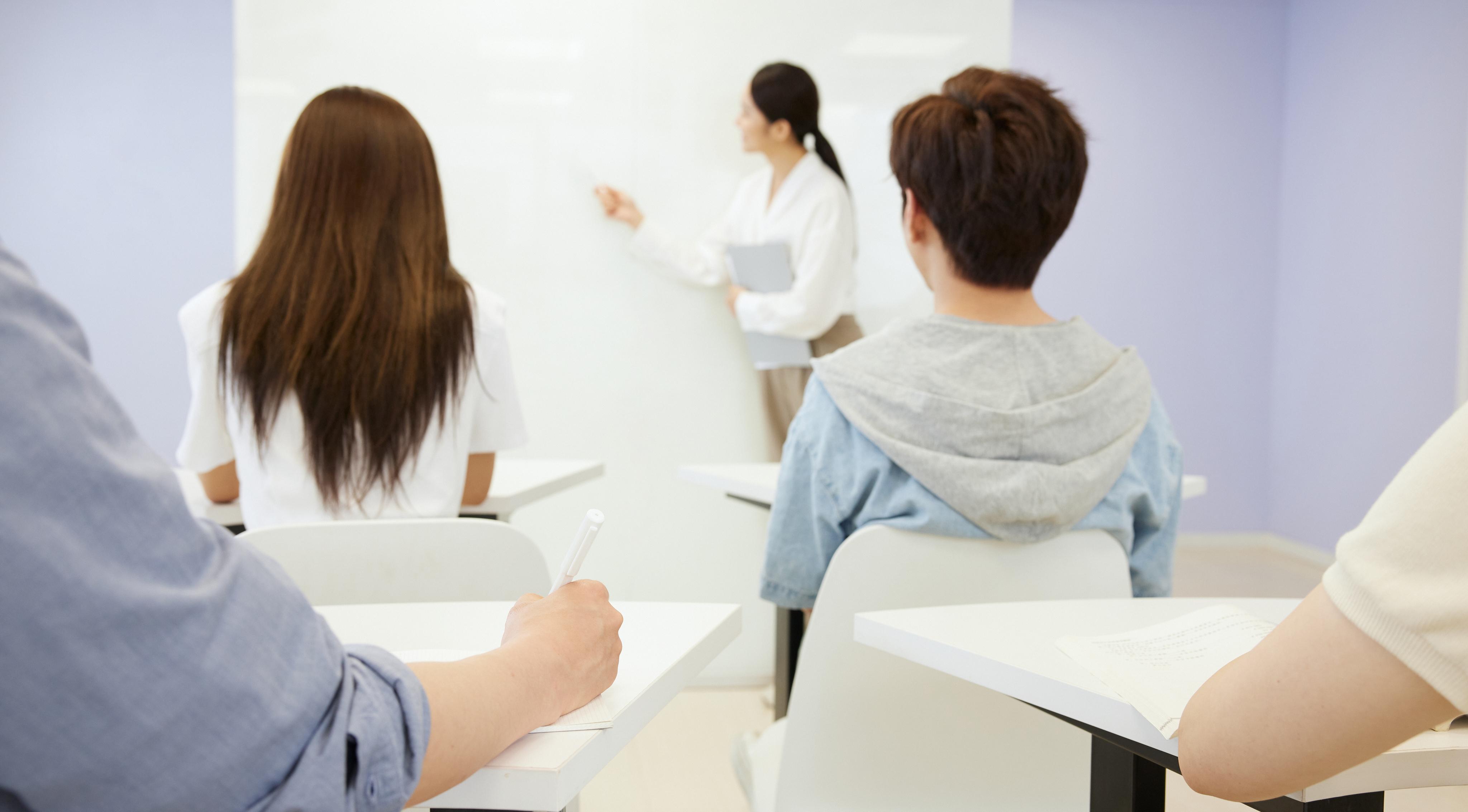  ����Ա��ο��ø�У������