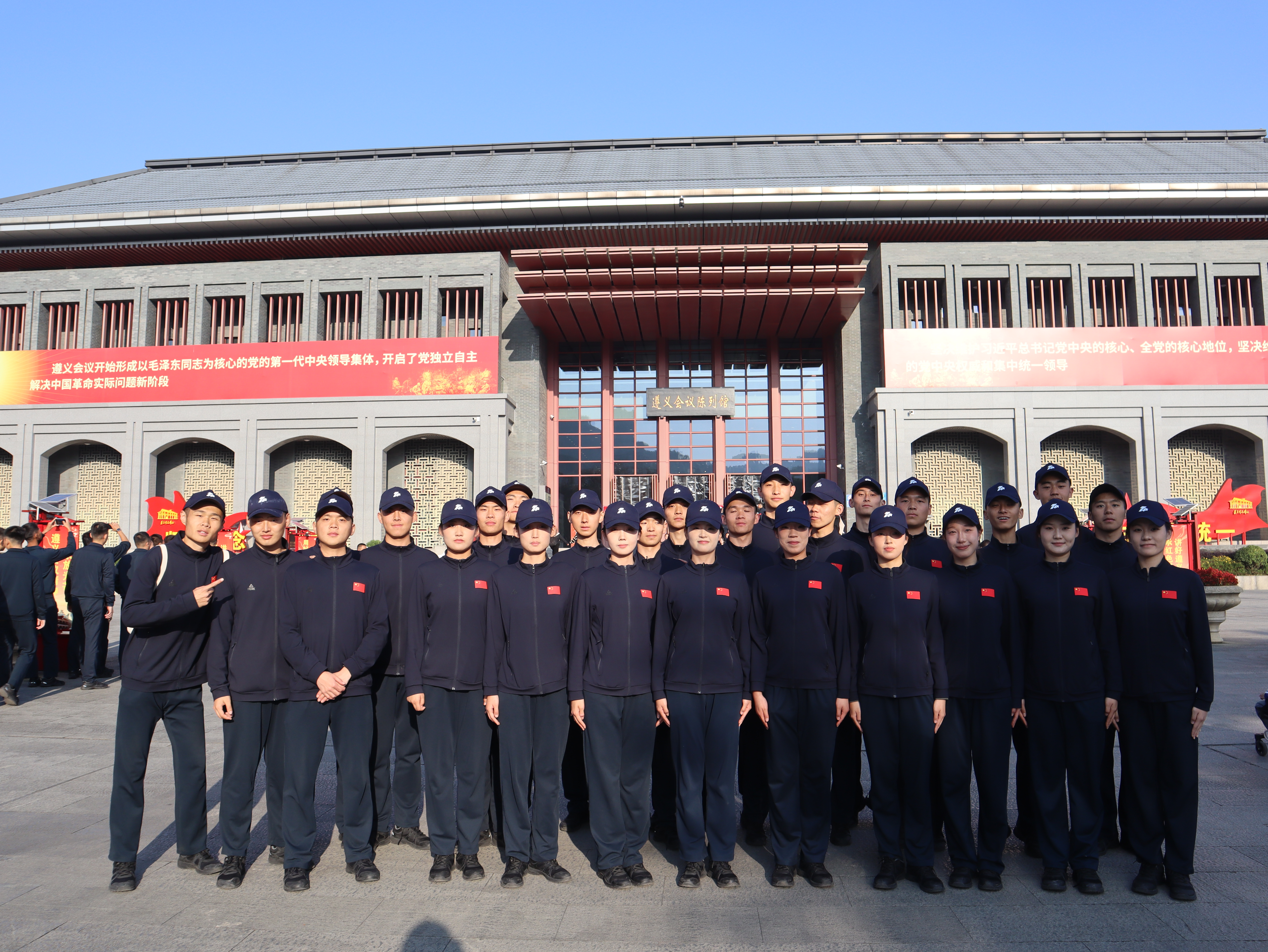 ��У���커���ӿ�չ��ɫ��ѧ