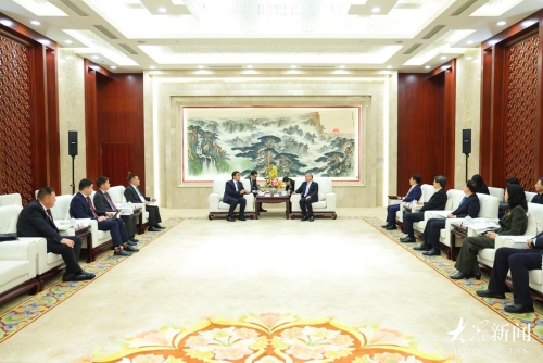 林武会见吉尔吉斯斯坦副总理拜萨洛夫