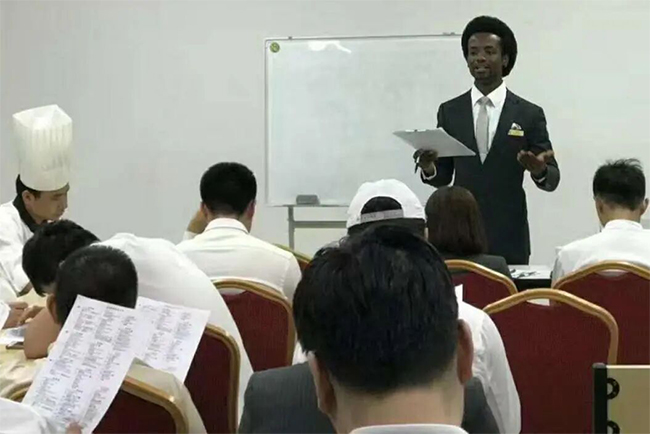 中非人文交流|这些塞拉利昂学生“靠中文走出更宽的路”