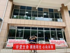 �������ͬ�У���ǩ�������ҡ� ������ǩ�����Բ������