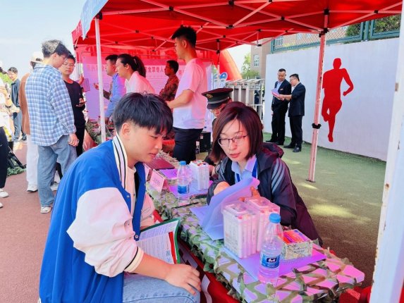 Ϊ���ġ���������ְ����δ��