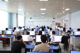 ѧУ�ٰ조���ָ��ܻ��ʽ�γ̽��輰�ǻ۽�ѧƽ̨Ӧ�á���ѵ