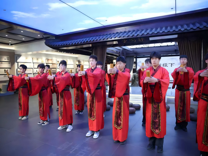 �����ж�������۵�������ͬ�����������Ļ������˳����չ