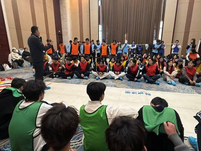 ��Ѫ��Ȫ�ǣ�־Ը���������� ��У��������ڶ���ȪС���޳���Ѫ־Ը������ѵ