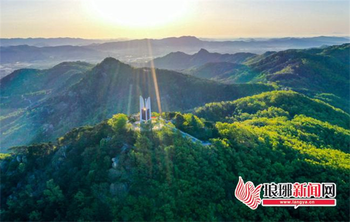 Ϊ�������ɣ�������һ������ѧ��·����ʱ�������ɾ��񴫳�