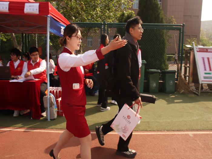 ���񻤺�˫ѡ�� �ഺ���չ���� ��չ��ҵ����ҵ˫ѡ��